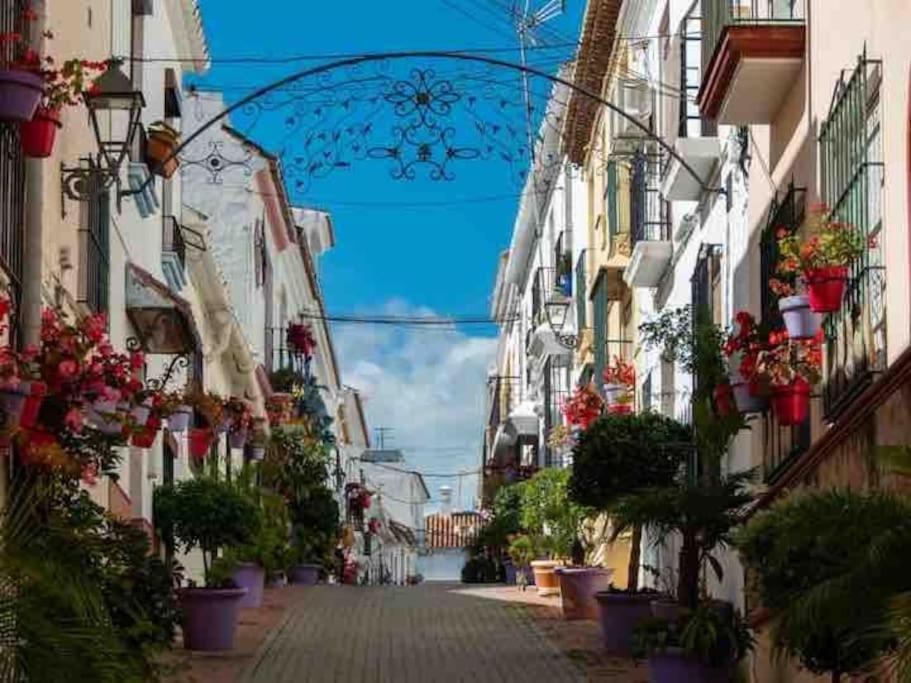 Lovely 1 Bedroom Apartment With Sea Views And Pool Estepona Exterior photo