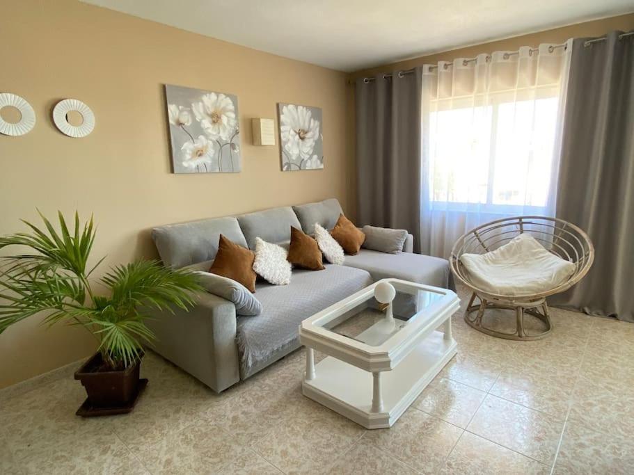 Lovely 1 Bedroom Apartment With Sea Views And Pool Estepona Exterior photo